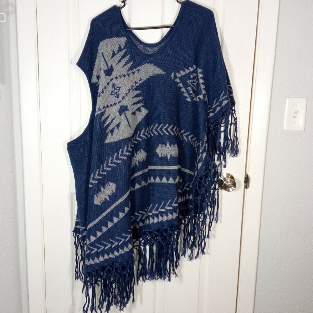 Neiman Marcus Women Blue Asymmetrical Poncho Sweater One Size